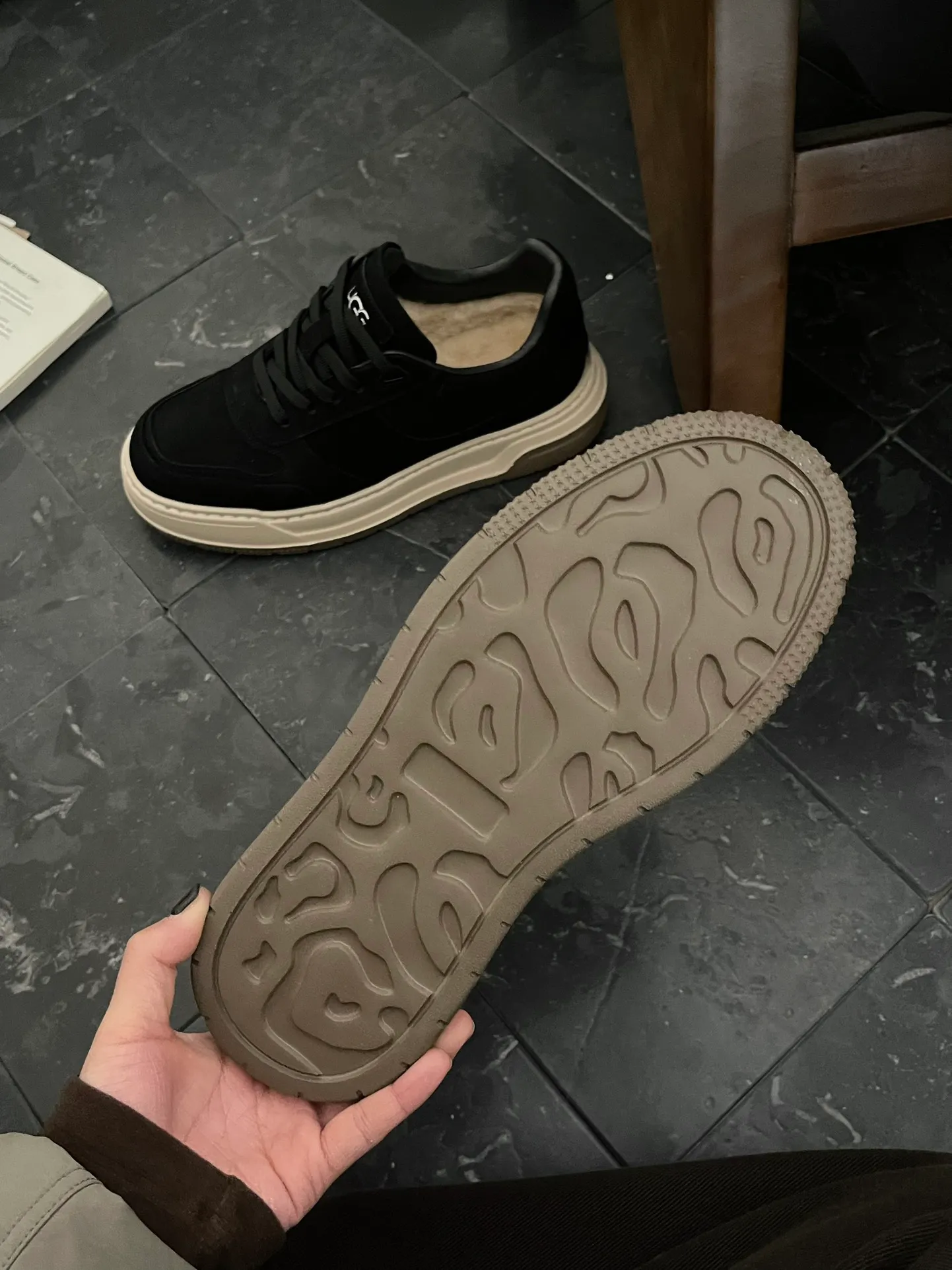 Men's men's shoes 💰600 𝐔𝐆𝐆 | Work sneakers Duicun, selected first-layer cow nubuck, simple, retro style, super good-looking, exclusive private model outsole, comfortable and good anti-slip effect, real wool lining, must be arranged for autumn and winter matching!   Size：39-46